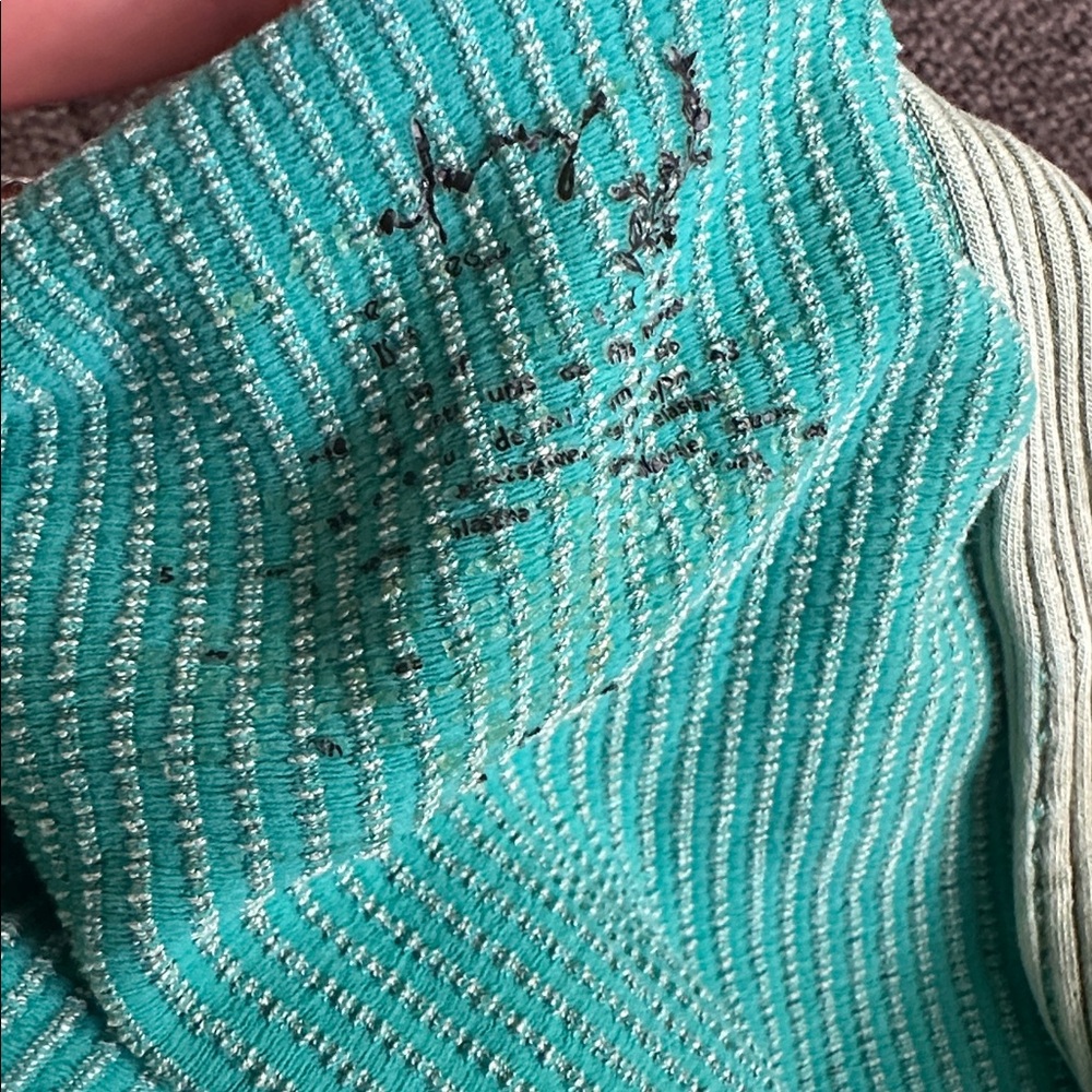 Size XS/Small Intimately Free People Washed Seamless Crop Washed Mermaids Tale - Picture 5 of 5
